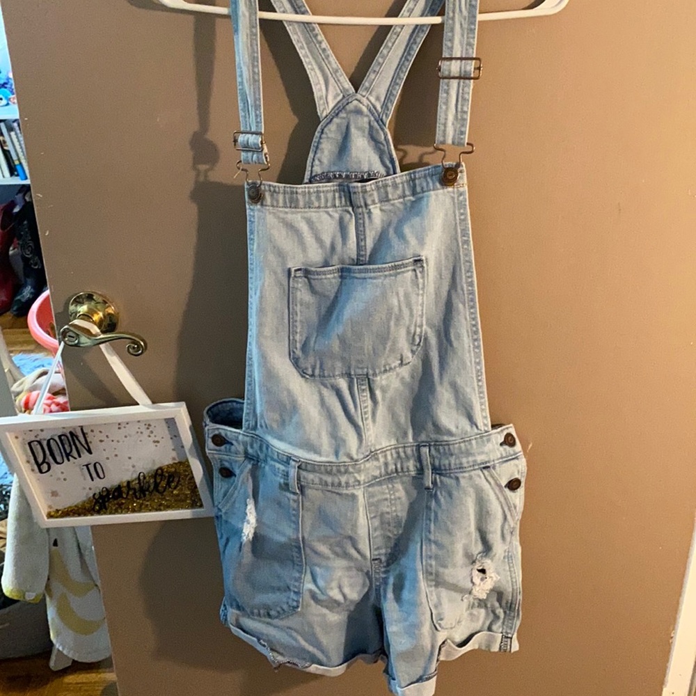 COPY - Cute overall shorts!